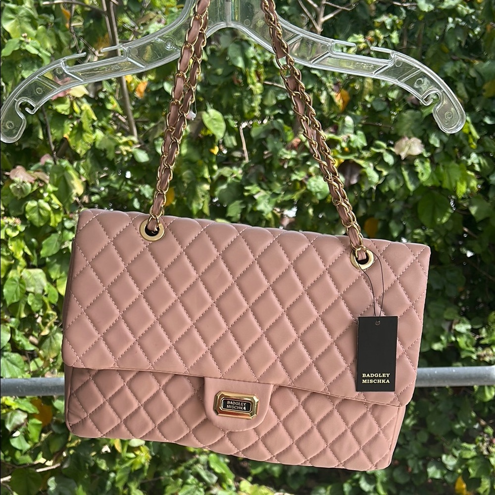 NWT BADGLEY MISCHKA Blush Quilted Messenger Bag with Gold Chain & Hardware